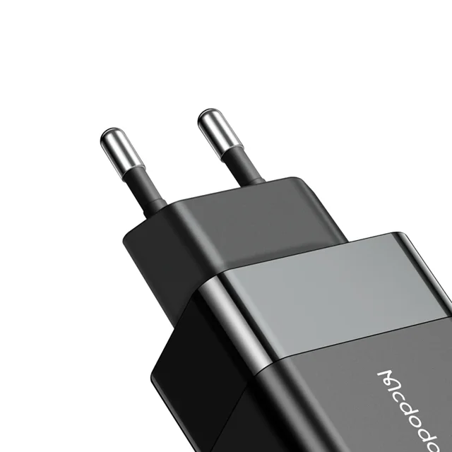 شارژر مک دودو مدل CH-1951 ظرفیت ۲۰ وات با ۲ پورت USB-C